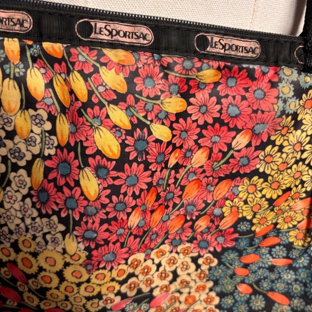 Vintage 90’s LeSportsac Liberty Floral Nylon Shoulder Bag - Picture 4 of 8